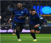 إنتر ميلان يتصدر الدوري الإيطالي بفوز ساحق على كومو