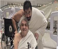من داخل الحرم المكي.. أحمد فلوكس يصطحب والده للعمرة في مشهد إنساني