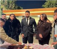 أبطال مسلسل «وننسى اللي كان» يحتفلون بعيد ميلاد كريم فهمي