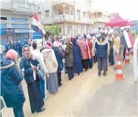 الإسكندرية.. الطوابير تتحدى «نوة قاسم» فى المنتزه