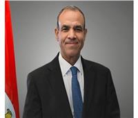 وزير الخارجية يبحث هاتفيا تعزيز العلاقات الثنائية مع نظيرته البريطانية