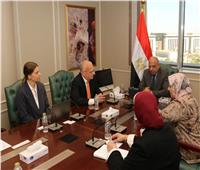 وزير الكهرباء يبحث مع سفير السويد تعزيز التعاون المشترك