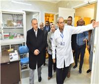 محافظ أسيوط يتفقد المركز التخصصي لعلاج الحروق بالمعلمين