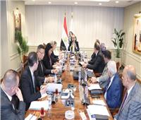 وزير قطاع الأعمال العام يتابع مستجدات تطوير صناعة الغزل والنسيج