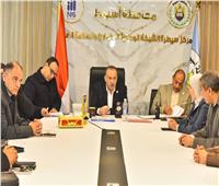 محافظ أسيوط يتابع غلق لجان اليوم الأول لجولة الإعادة بالدوائر الثلاث 