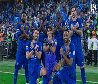 الهلال ضيفًا على ضمك للانقضاض على صدارة الدوري السعودي