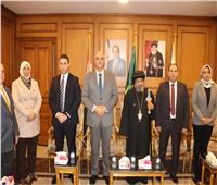 محافظ القليوبية ومدير الأمن يقدمان التهنئة بعيد الميلاد بمطرانية شبين القناطر