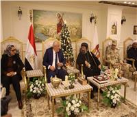 محافظ الوادي الجديد يُقدّم التهنئة بعيد الميلاد المجيد بكنيسة السيدة العذراء بالخارجة 