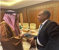 وزير الخارجية يلتقى نائب وزير الخارجية السعودي