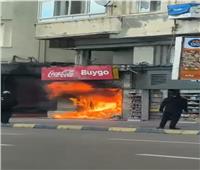 السيطرة على حريق في محل تجاري بالإسكندرية | صور