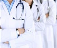 من الحلم إلى البطالة.. إلغاء تكليف الأطباء «كابوس» يهدد مستقبل آلاف الخريجين