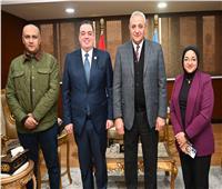 محافظ الغربية يبحث مع مساعد وزير الصحة استمرار دعم مستشفي طنطا العام 