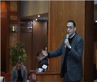عمرو حسن: كتاب الرحم الاصطناعي يجمع بين التحليل العلمي للتكنولوجيا القضايا والإنسانية