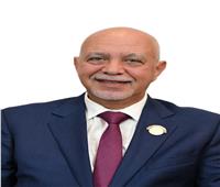 برلماني يعلن التقدم باقتراح برغبة لتقنين استخدام الهواتف ووسائل التواصل للأطفال