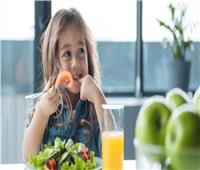 البقوليات ومنتجات الألبان.. نصائح غذائية لتعزيز صحة طفلك