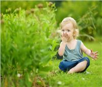 أكل التراب عند الأطفال.. الأسباب والعلاج