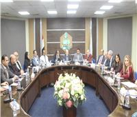  مستثمرو العاشر من رمضان يناقشون مشكلات الصناعة والاستعداد لمبادرة تكامل وتكافلل