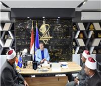 محافظ أسوان: التنسيق بين المحافظة والمنطقة لتكثيف القوافل الدعوية بالمناطق النائية