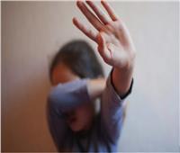 5 ذئاب بشرية يعتدون على طفلة ويسرقون قرطها الذهبي