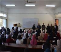 نائب رئيس جامعة الأزهر بأسيوط يتفقد انتظام الدراسة بكلية البنات الإسلامية