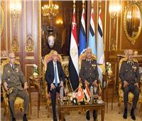 وزير الدفاع والإنتاج الحربى يلتقى وزير الدفاع الوطني للجمهورية التونسية