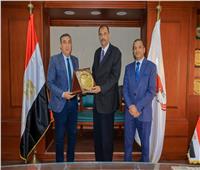 محافظ سوهاج يستقبل رئيس الخدمات البيطرية لمتابعة افتتاح مركز التلقيح الصناعي بطهطا