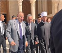نقيب الأشراف يؤدي صلاة الجمعة الأولى من رمضان بمسجد مصر الكبير بالعاصمة