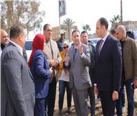 محافظ دمياط يبحث إنشاء موقف لسيارات الأجرة بالسرو 