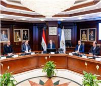 محافظ البنك المركزي يبحث تطورات المبادرة الوطنية لدعم الطلاب المتميزين  