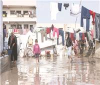 غزة تغرق والضفة تحترق|  الأمطار تدمر خيام القطاع.. ومستوطنون يضرمون النار بمسجد نابلس
