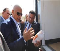 محافظ شمال سيناء يتفقد منتجات جهاز مستقبل مصر خلال شهر رمضان
