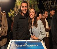 فركش مسلسل "اتنين غيرنا".. واحتفال فريق العمل بانتهاء التصوير