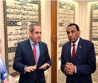 المهندس خالد عباس يصطحب رئيس الوزراء السوداني في جولة تفقدية بالعاصمة الجديدة 