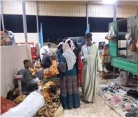 تسكين الباعة الجائلين بالسوق الأسبوعي بقرية الكلح بمركز إدفو 