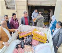 ضبط 20 طن أعلاف وأسمدة مجهولة المصدر ولحوم دجاج فاسدة بالمنوفية