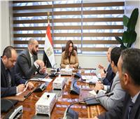 وزيرة التنمية المحلية والبيئة تتابع جهود تطوير ورقمنة الخدمات المقدمة للمواطنين