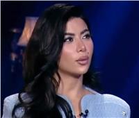 كارولين عزمي: مررت بأزمة نفسية حادة وقلبي اتكسر.. وذهبت لطبيب نفسي  