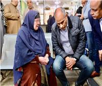 محافظ كفر الشيخ يستجيب لطلب سيدة مسنة خلال جولته بالرياض.. ويوجه بحل فوري لمشكلتها