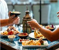 فتاوى رمضان.. ما حكم الإفطار على مائدة أعدها غير المسلمين؟ 
