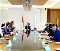 وزير التخطيط يبحث مع البنك الأوروبي لإعادة الإعمار تعزيز مسارات التنمية المستدامة