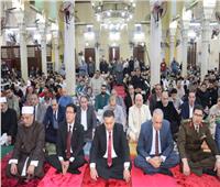 محافظ القليوبية يؤدي صلاة عيد الفطر بمسجد ناصر ببنها