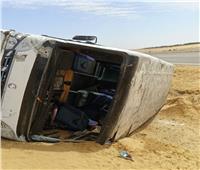 بالأسماء.. إصابة 12 شخصاً إثر انقلاب أتوبيس بمحور الضبعة بالبحيرة 