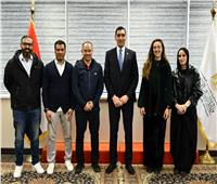 وزير الرياضة يلتقي وفد الاتحاد الدولي للريشة الطائرة