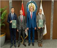 البترول توقع مذكرة نوايا مع «إيني» لتجديد الالتزام بمنطقة شمال بورسعيد