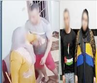 شاب يعتدى على والدته بالضرب بمعاونة زوجته لطردها من شقتها