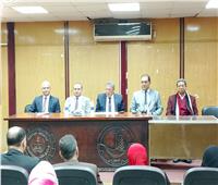 مدير تعليم البحيرة يناقش آليات التطوير والإرتقاء بالعملية التعليمية