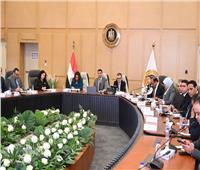 وزير الصناعة يؤكد تنفيذ مشروع القرى المنتجة عبر مبادرة حياة كريمة