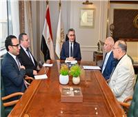 وزير التموين يعقد اجتماعًا مع ممثلي البدالين التموينيين وشعبة المواد الغذائية