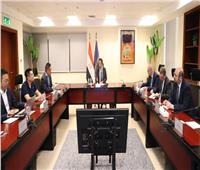 مصر قاعدة تصنيع عالمية لهواتف HONOR.. وزير الاتصالات يبحث خطط التصدير
