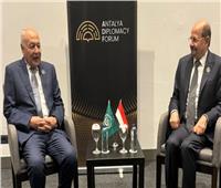 الأمين العام لجامعة الدول العربية يلتقي رئيس وزراء الجمهورية اليمنية 